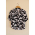 Stunning Black and White Tropical Forever New Shirt (Size 8)