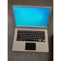 Mecer Z140C - Laptop + Bag