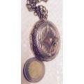 Locket +chain *GREAT COUNTRY HOME DECOR*L@@KatMyBUY NOWitems*NO WAITING