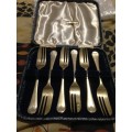 !!!EXQUISITE!!! 6 EPNS Cake Forks*Embossed Palm Handle tip hinged BOXED