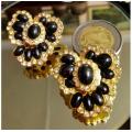 Earrings stamped Joan Rivers  made up of 52 Crystals +11 Onyx faux Cabochon stones