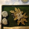 BROOCH 22 CT Gold Hardcore Clad +faux Pearl some lost+ Earrings silver plate