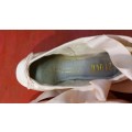 BEAUTIFUL PINK BALLET POINTE SHOES : FOR USE OR DISPLAY IN A GIRLS ROOM : BLOCH SIZE 5 WITH RIBBON