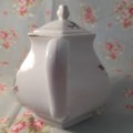 UNMARKED ELECTRICAL TEAPOT WITHOUT  CORD HEIGHT   12 CM