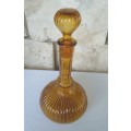 GLASS DECANTER WITH STOPPER