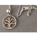 Sterling Silver Necklace with Tree of Life Pendant. 2.88g. 50cm.