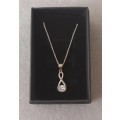 Sterling Silver Necklace with pendant. 2.79g. 47cm.