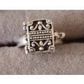 Unique Exquisite Sterling Silver Treasure Chest Ring. Opens up. 7.3g. Size Q.