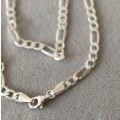 STERLING SILVER FIGARO NECKLACE. 4mm. 7.65g. 44cm.