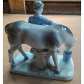 Feeding horse figurine
