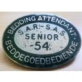 SA Railways 1963 enamelled Senior Bedding Attendant / Beddegoedbediende badge - 54