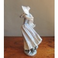 LLADRO "WINDSWEPT LADY" - FABULOUS - 35 cm - Priced reduced