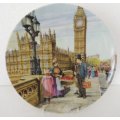 DAVENPORT CRIES OF LONDON LIMITED EDITION PLATE - "THE STRAWBERRY SELLER" WITH COP & BOXED