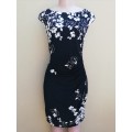 BLACK DRESS WITH WHITE FLORAL - CHAPS (L)