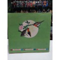 1979 BIRDS PANINI STICKER ALBUM 278/288 Stickers Present Vintage Figure