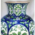 Stunningly Beautiful Vintage Oriental Porcelain Vase. 25cm Tall. No damage