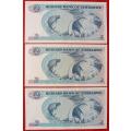 Zimbabwe $2 1983 Harare 3 UNC notes in sequence - Series AA-Z