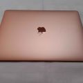 MacBook Air 2018 Rose Gold - MINT Condition - (2 cycle counts on battery)