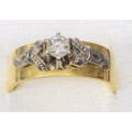 18ct Antique Gold Ladies Ring with diamond 5.2 grams