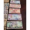 Bargain ! Collection of Various bank notes and coins ! Please view the photos !