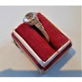 Lovely Solid 9 carat gold vintage look ring set with a large 10mm white stone possibly CZ 2.0gr