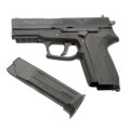 KWC Sig Sauer SP2022 Co2 Gas Gun | 4.5mm Steel Bb * Bargain R1500.00 of extra`s included *