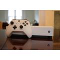 MICROSOFT XBOX ONE S 1000 GB - 1 X CONTROLLER - IN EXCELLENT CONDITION - WHITE IN MINT CONDITION