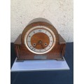 PERIVALE MANTLE CLOCK MADE IN ENGLAND 1930`S - COMES WITH ORIGINAL KEY