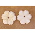 1pc x 20mm Flower / Cream / Natural / Freshwater Pearl Bead