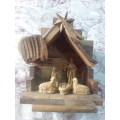 SOLID WOOD JESUS IN THE MANGER(SHED AND FIGURINES