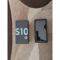 SAMSUNG GALAXY S10e 128GB WITH BOX AND ACCESSORIES - NEW