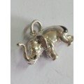 Highly detailed!! HeavyvSolid sterling silver elephant pendant 13,2g