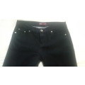 Brand new ladies Levi skinny jeans size 32 * Black