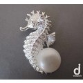 Seahorse Pendant | Sterling Silver | 14mm Pearl