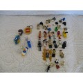 CRAZY R1 START -  A WHOLE LOT OF GENUINE LEGO MINI FIGURES AND ANIMALS PLUS A FEW OTHER GOODIES