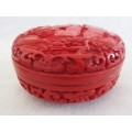 LOVELY  20TH CENTURY CHINESE ROUND CINNABAR AND BLACK LACQUERED TRINKET BOX