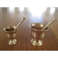 TWO SMALL VERY HANDY VINTAGE BRASS MORTARS AND PESTLES - JUST IDEAL FOR CRUSHING GARLIC!!