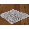 AN UNUSUAL AND VERY PRETTY  HAND CROCHETED OVEN CLOTH / `VATLAPPIE`
