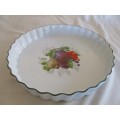 LARGE WIESENTHAL, GERMANY FREEZER TO OVEN PIE DISH