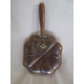 A RATHER SPECIAL VINTAGE FOOTED COPPER SILENT BUTLER/ TABLE CRUMB CATCHER MADE IN ITALY