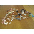 A BATCH OF 44 COLLECTABLE VINTAGE PLASTIC ANIMALS MADE IN HONG KONG