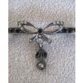 Pretty, delicate vintage brooch with Victorian bow detail