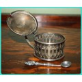 EPNS MADE IN ENGLAND LIDDED SALTER . NO INNER WITH SMALL DECORATIVE SALT SPOON