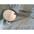 Extendable magnifying mirror