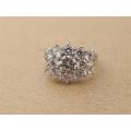 Sparkling solid sterling silver ring - weight 4.70 g.
