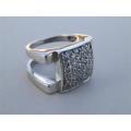 Magnificent heavy solid sterling silver ring - weight 13.3 g.