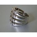 Spectacular Solid Sterling Silver Ring - weight 13.27 g.