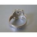 Lovely Vintage Solid Sterling Silver Ring - weight 4.9 g.