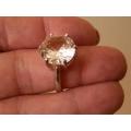 Exquisite Solid Sterling Silver 9 ct White Topaz Ring - weight 7.5 g.