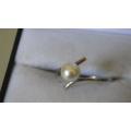 9 ct Gold and Sterling Silver Natural Pearl Ring